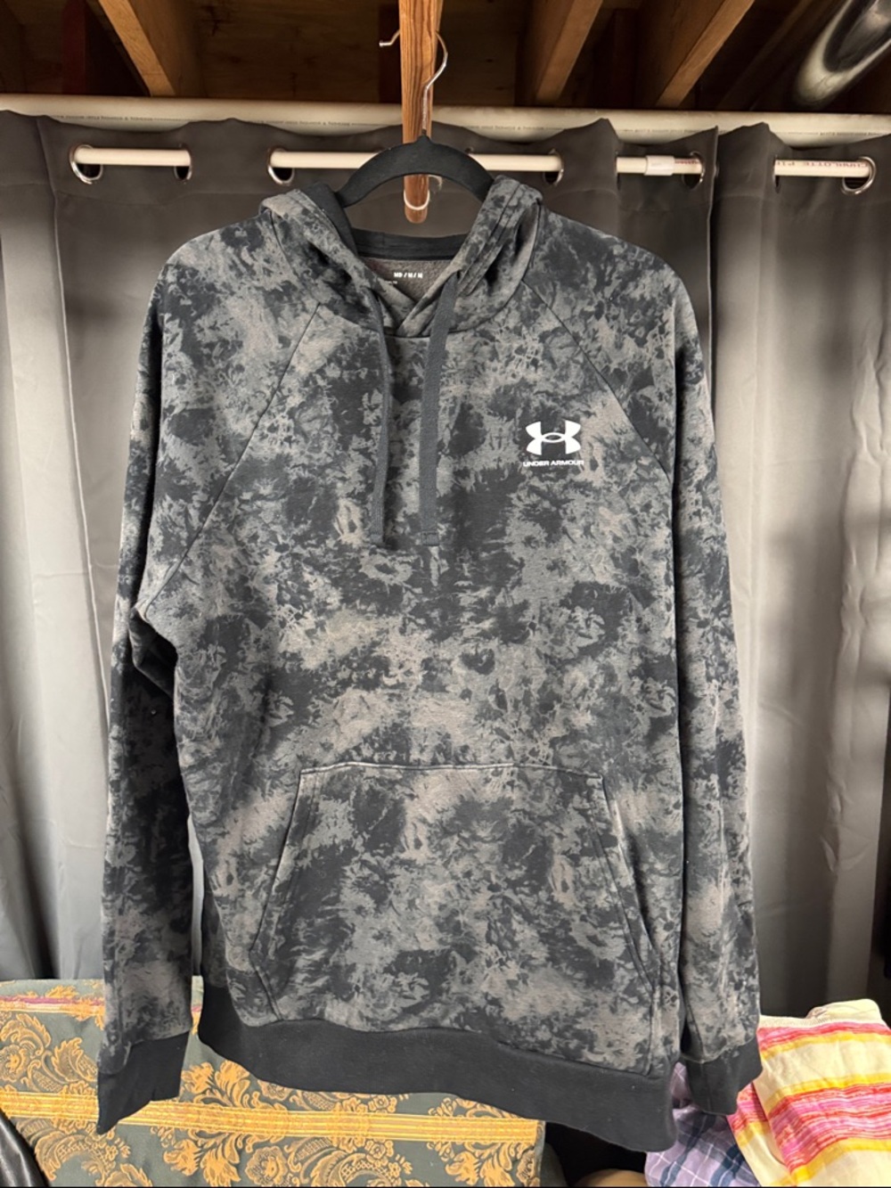 Under Armour Men’s Black & Gray Acid-Wash Pullover Hoodie
